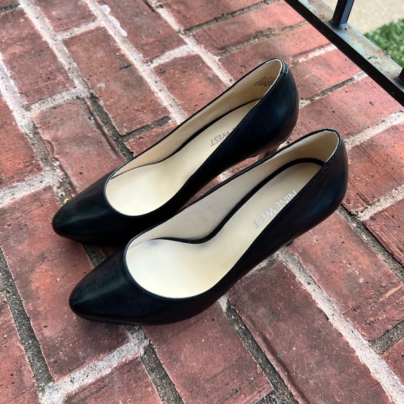 Nine West 7 Black Leather Platform Pumps - Picture 3 of 7